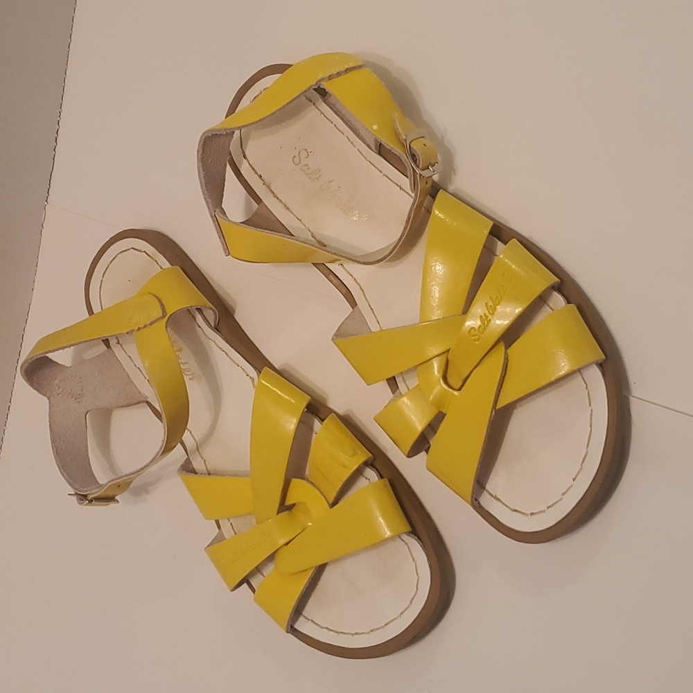 Saltwater Sandals Women's US 9 Yellow